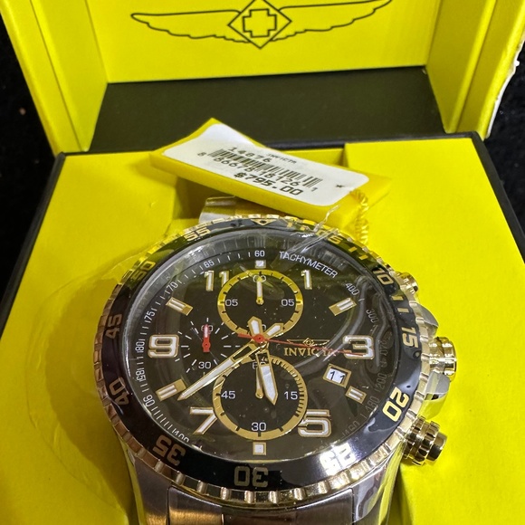 Men's (NWT) Chronograph Invicta Watch w/Date on the Face & a Two-Toned Bracelet - Picture 4 of 4